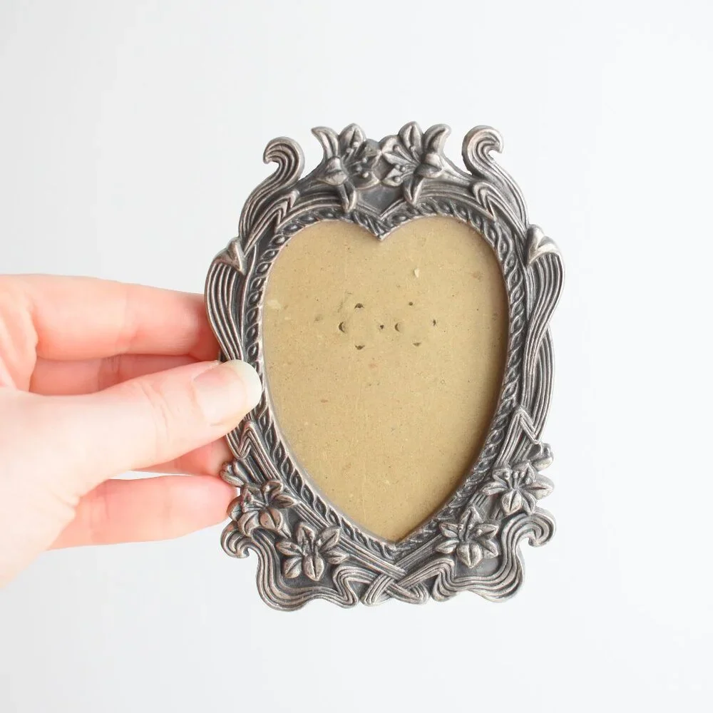 Antique Vintage Small Silver Pewter Metal Lily Flowers Heart Picture Frame Decor
